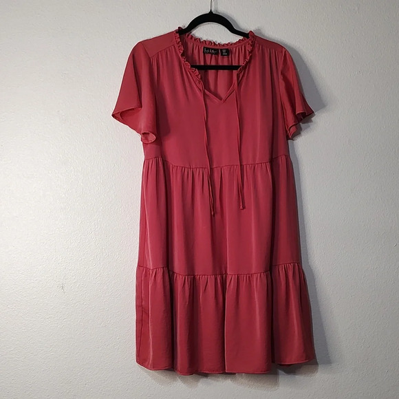 Nicole Miller Dresses & Skirts - Nicole Miller Coral Short Sleeve Dress Size M